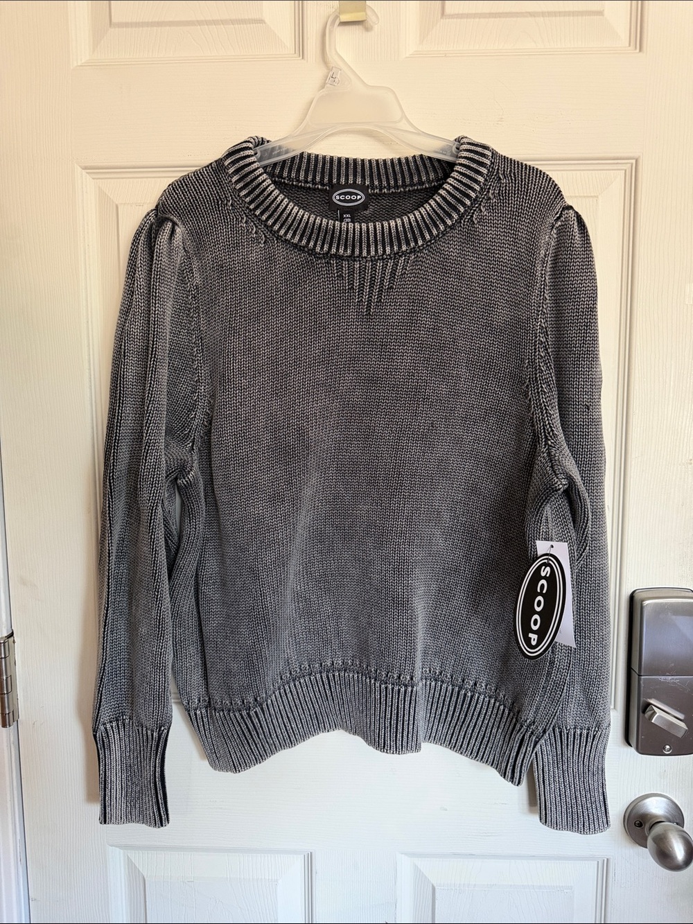 Scoop brand new XXL Crewneck Puff shoulder Women's Sweater in Black Soot♥️